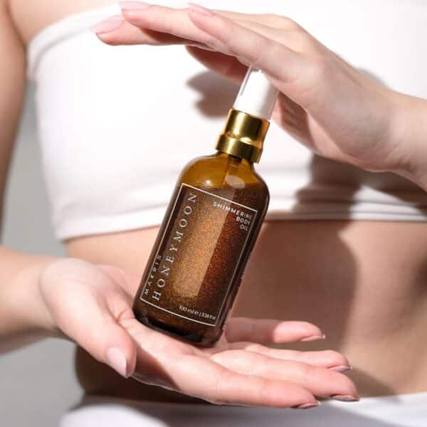 Makris-Shimmering-Body-Oil-06 Makris-Shimmering-Body-Oil-06