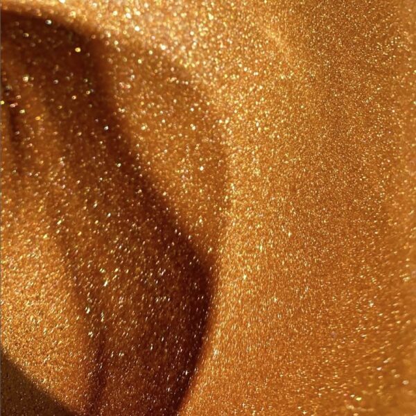 Makris-Shimmering-Body-Oil-Texture-02 Makris-Shimmering-Body-Oil-Texture-02